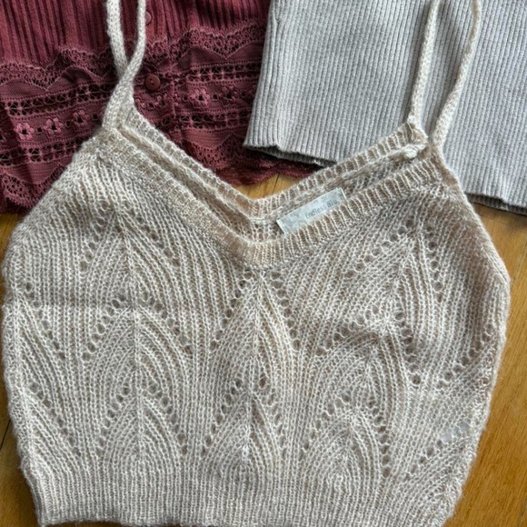 Crop Top Bundle - XS-Sm - Picture 2 of 7